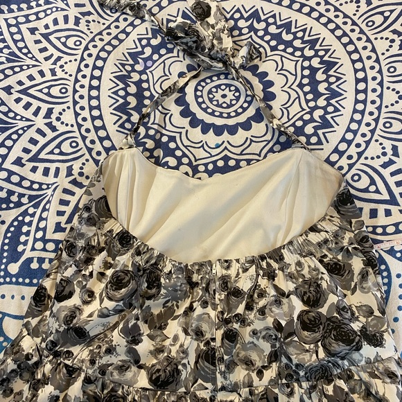 BEAUTIFUL TORRID BACKLESS HALTER DRESS GRAY BLACK WHITE FLORAL PRINT SIZE 18 GUC - Picture 6 of 16
